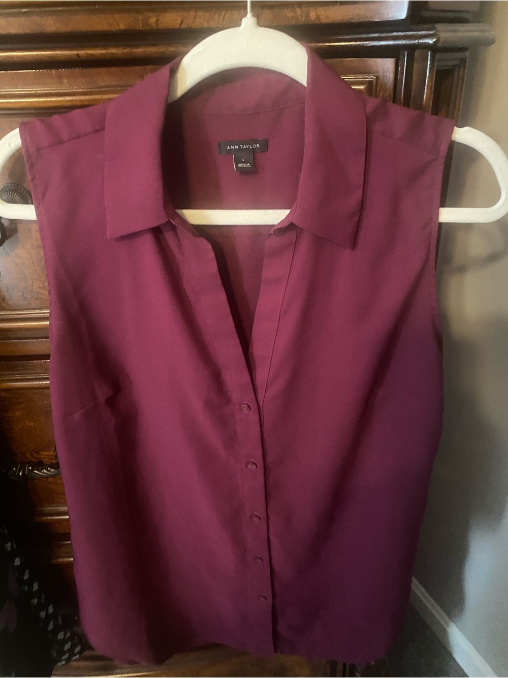 Ann Taylor wine sleeveless essential blouse